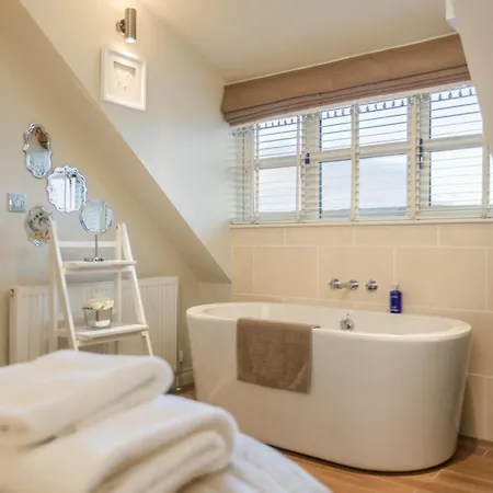 Unique Retreats Sleights